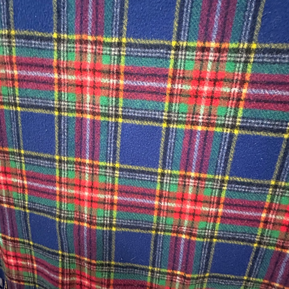 Vintage Connemara Rug
100% Wool Blanket with Fringe - Picture 5 of 12